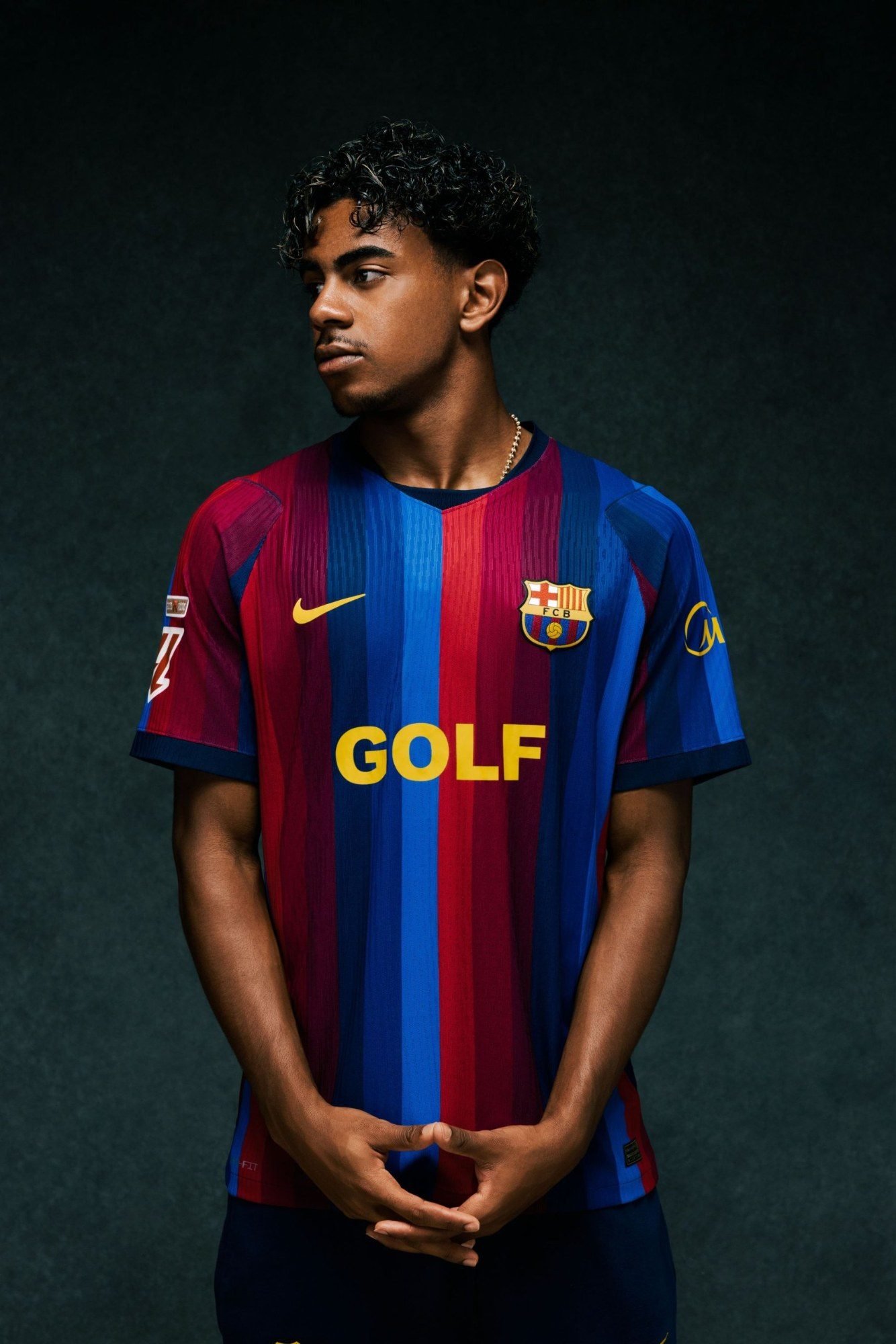 La camiseta del Clásico, con GOLF en amarillo sobre el blaugrana.